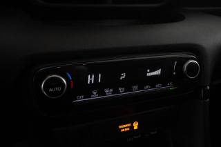 TOYOTA Yaris usata 11