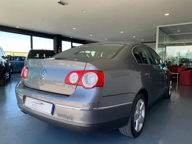 VOLKSWAGEN Passat usata, con Autoradio