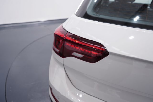 VOLKSWAGEN T-Roc usata 31
