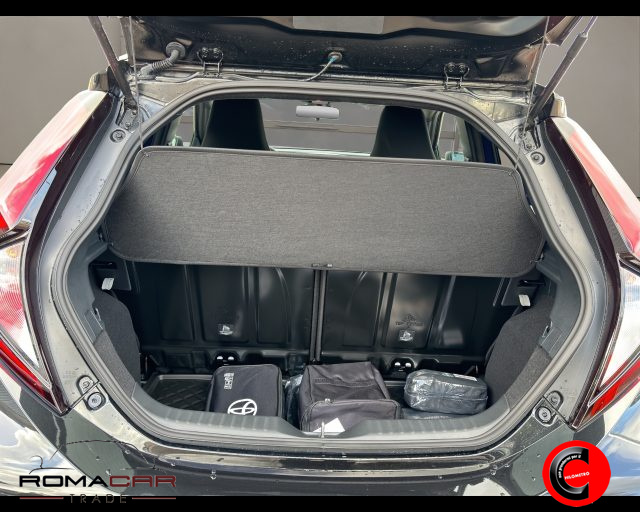 TOYOTA Aygo X usata, con Airbag testa