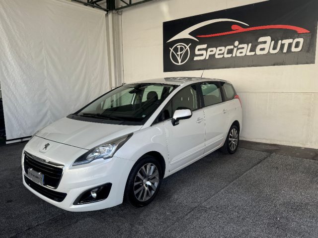 PEUGEOT 5008 usata, con Airbag laterali