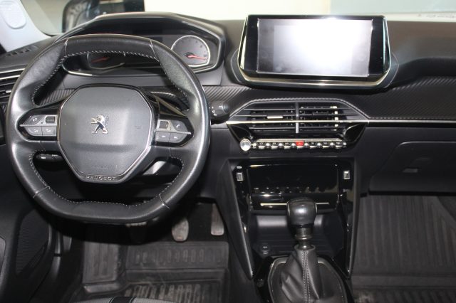 PEUGEOT 2008 usata, con Controllo automatico clima