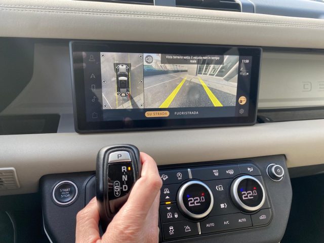 LAND ROVER Defender usata, con Controllo automatico clima