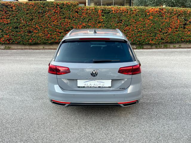 VOLKSWAGEN Passat Variant usata, con Alzacristalli elettrici
