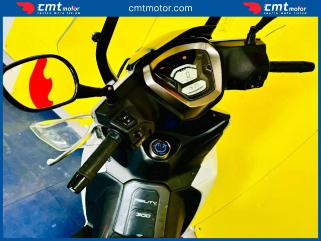 KYMCO Agility 300 usata 5