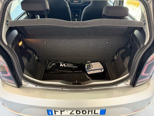 VOLKSWAGEN up! usata, con Bluetooth