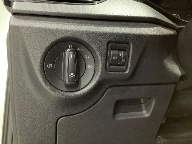 SKODA Kamiq usata, con Specchietti laterali elettrici