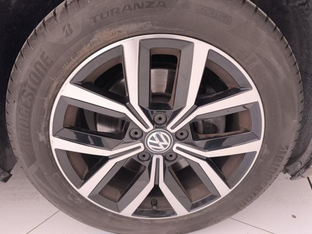 VOLKSWAGEN Passat Variant usata, con Luci diurne