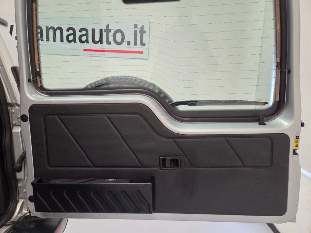 LAND ROVER Discovery usata, con Controllo trazione