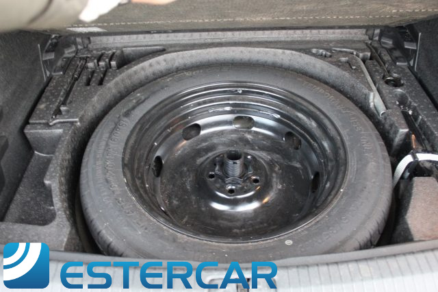 VOLKSWAGEN Tiguan usata, con USB