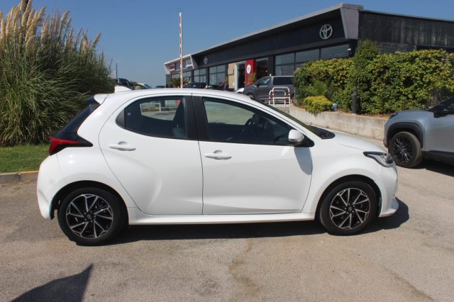 TOYOTA Yaris usata, con Bracciolo