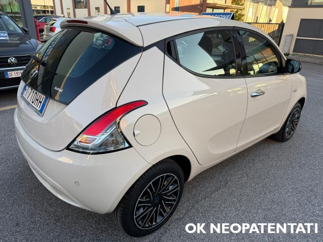 LANCIA Ypsilon usata, con Airbag
