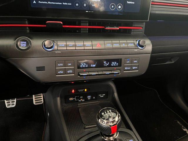 HYUNDAI Kona usata, con USB
