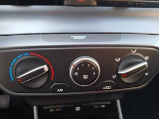 HYUNDAI i20 usata, con Sensori di parcheggio posteriori