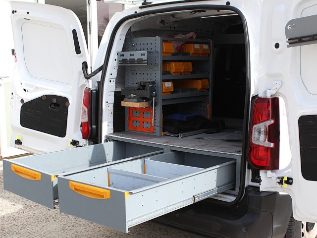 OPEL Combo usata, con Autoradio