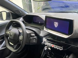 PEUGEOT 2008 usata, con Controllo automatico clima