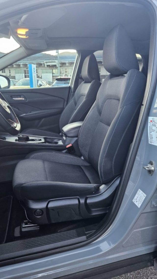 NISSAN Qashqai usata, con Fari LED