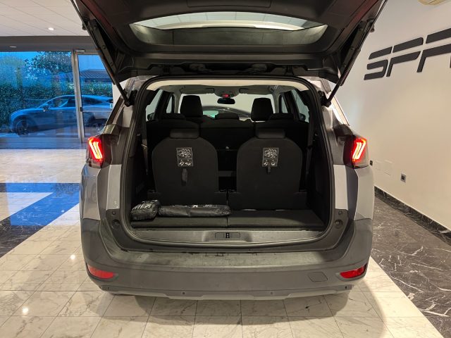 PEUGEOT 5008 usata, con Alzacristalli elettrici
