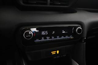 TOYOTA Yaris usata 8