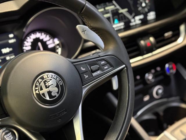 ALFA ROMEO Stelvio usata, con Volante in pelle