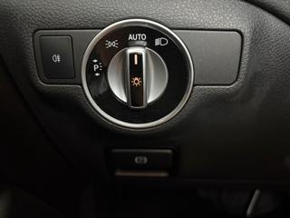 MERCEDES-BENZ GLA 180 usata, con Sedili riscaldati
