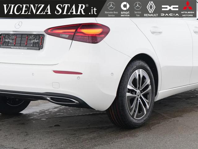 MERCEDES-BENZ A 180 usata, con Alzacristalli elettrici