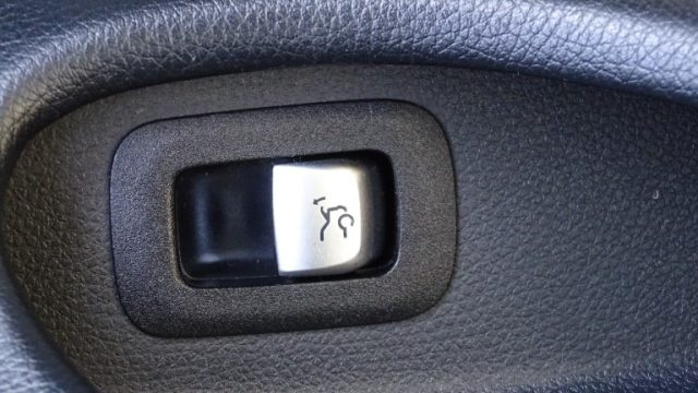 MERCEDES-BENZ C 220 usata 57