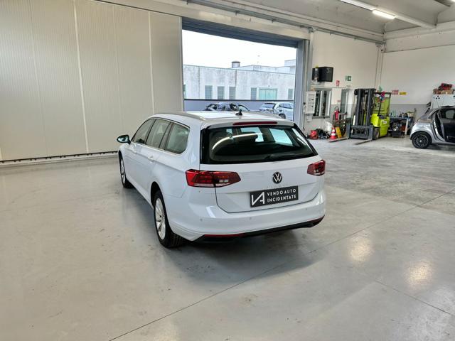 VOLKSWAGEN Passat Variant usata, con Alzacristalli elettrici