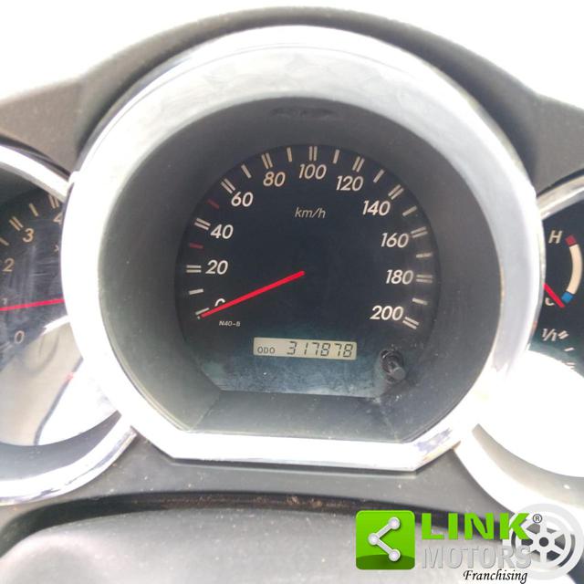 TOYOTA Hilux usata, con Fendinebbia
