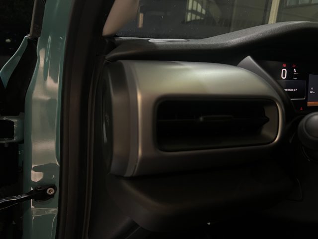 JEEP Avenger usata, con USB