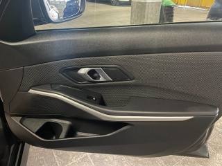 BMW 320 usata, con Fari Xenon