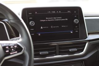 VOLKSWAGEN T-Roc usata, con USB