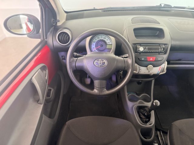 TOYOTA Aygo usata 11