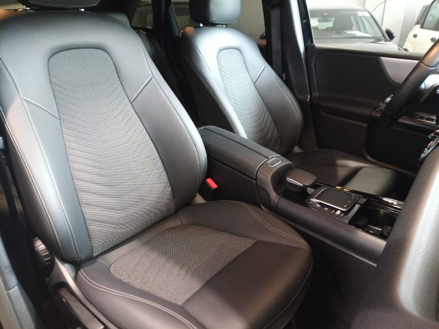 MERCEDES-BENZ B 180 usata, con Fari LED