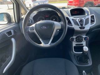 FORD Fiesta usata, con Autoradio