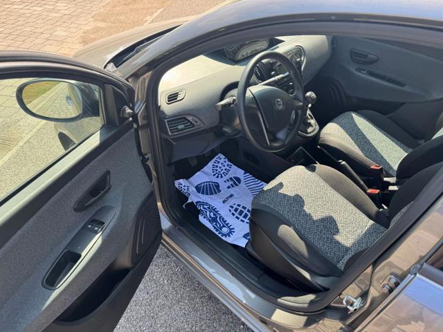 LANCIA Ypsilon usata, con ESP