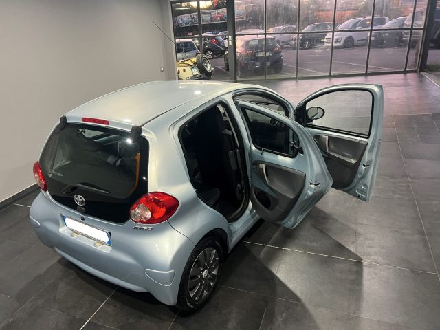 TOYOTA Aygo usata, con Autoradio