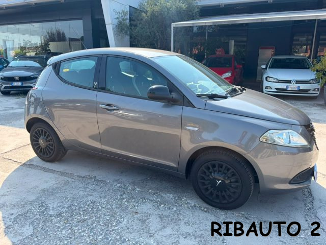 LANCIA Ypsilon usata, con Controllo automatico clima