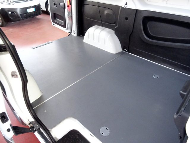 RENAULT Trafic usata, con Lettore CD