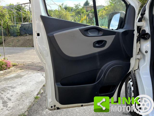 RENAULT Trafic usata 23