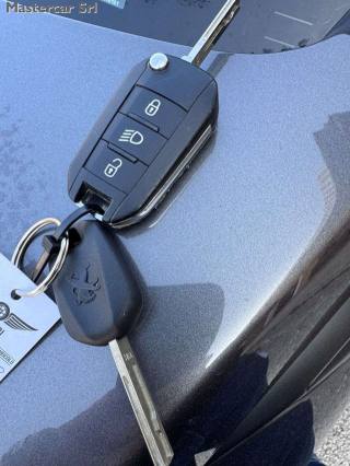 PEUGEOT 2008 usata, con Chiusura centralizzata