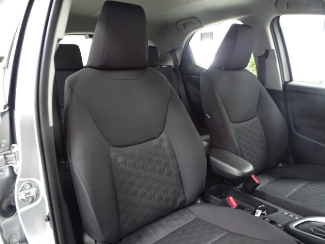 TOYOTA Yaris usata, con Autoradio digitale