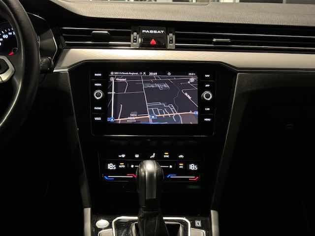 VOLKSWAGEN Passat Variant usata, con Cruise Control