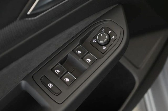 VOLKSWAGEN Golf GTI usata, con Sistema di navigazione