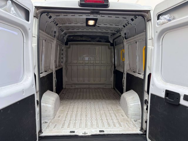 PEUGEOT Boxer usata, con Servosterzo
