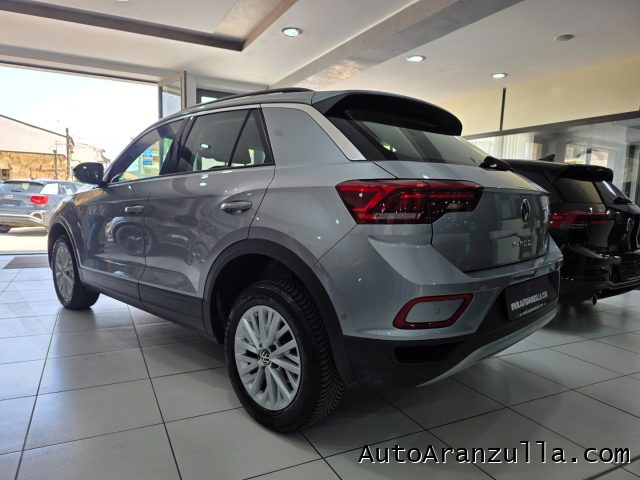VOLKSWAGEN T-Roc usata, con Autoradio