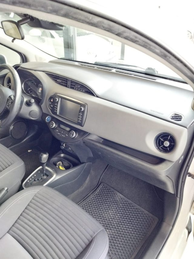 TOYOTA Yaris usata, con Airbag testa