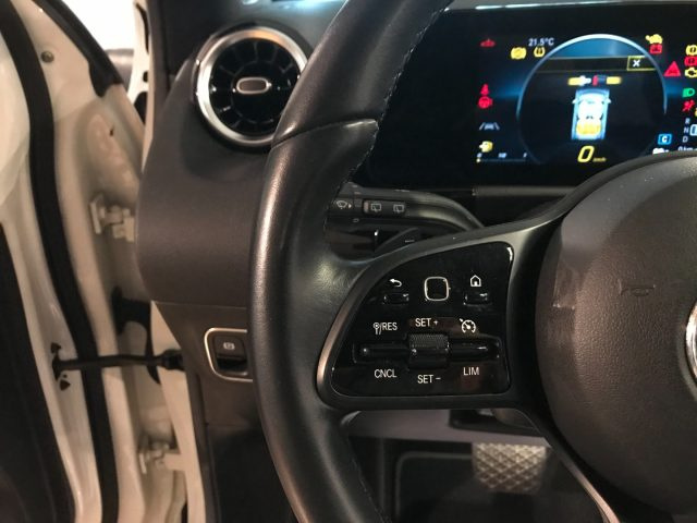 MERCEDES-BENZ GLA 250 usata, con Cronologia tagliandi