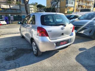 TOYOTA Yaris usata, con Alzacristalli elettrici
