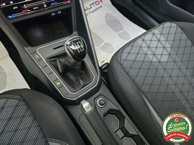 VOLKSWAGEN Taigo usata, con Touch screen